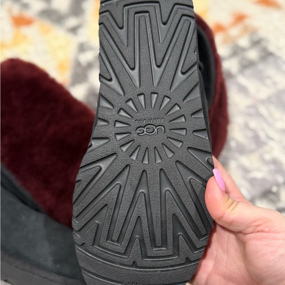UGG Women's Slippers in Burgundy and Black